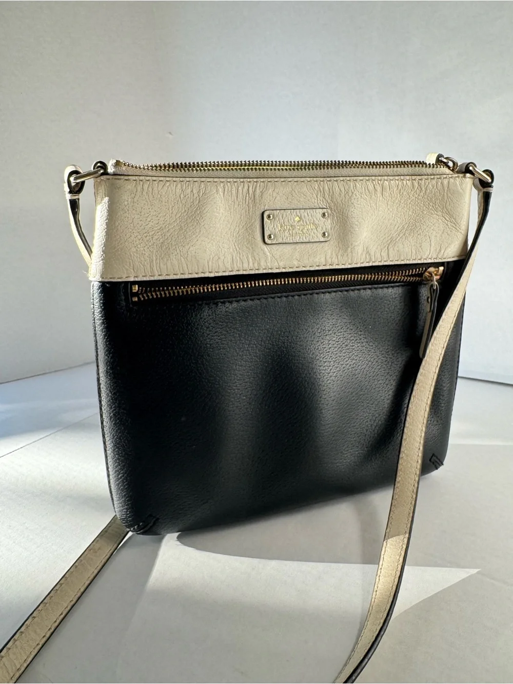 Kate Spade Two-Tone Black and Cream Crossbody Bag - Designer Style